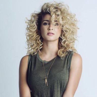 Tori Kelly photo 49