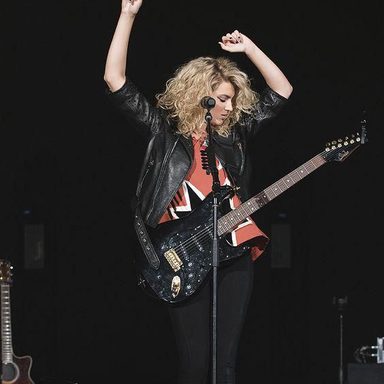 Tori Kelly photo 42