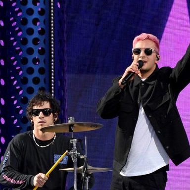 Twenty One Pilots photo 23