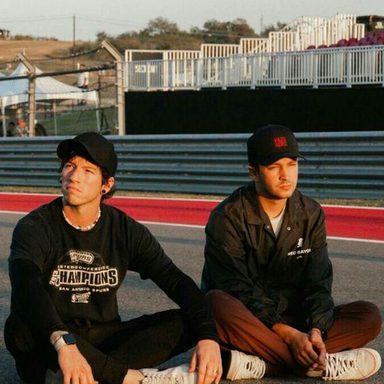 Twenty One Pilots photo 19