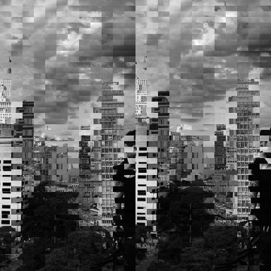 Vaconaut & The Apple Monster