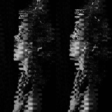 Valerie Renay photo 10