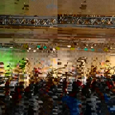 Vanessa Fom e Ministério Coração em Chamas