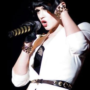 Viktoria Modesta