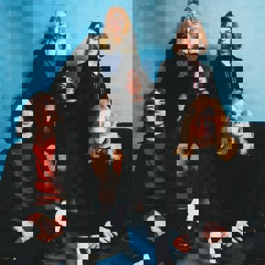 VIOLET (It's Violet)