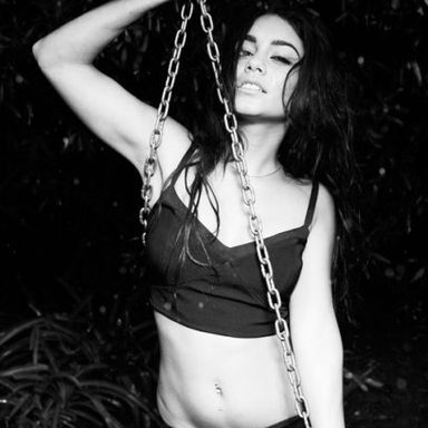 Vanessa Hudgens photo 36