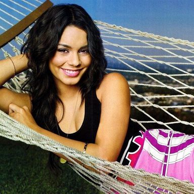 Vanessa Hudgens photo 27