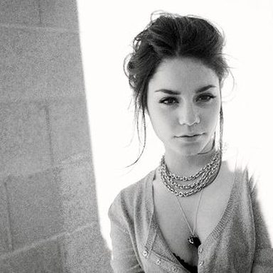 Vanessa Hudgens photo 24