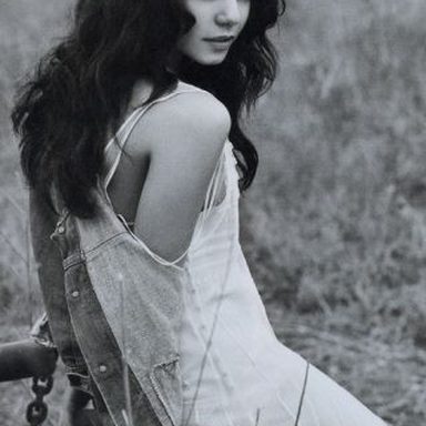 Vanessa Hudgens photo 103