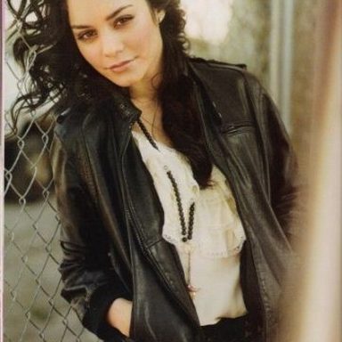 Vanessa Hudgens photo 111