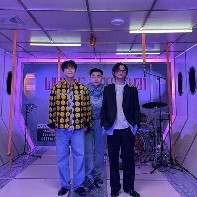 wave to earth photo 10