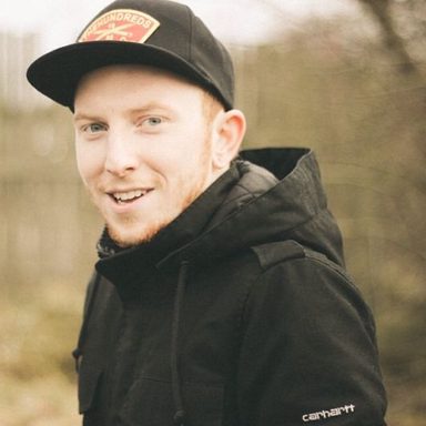 While She Sleeps photo 31