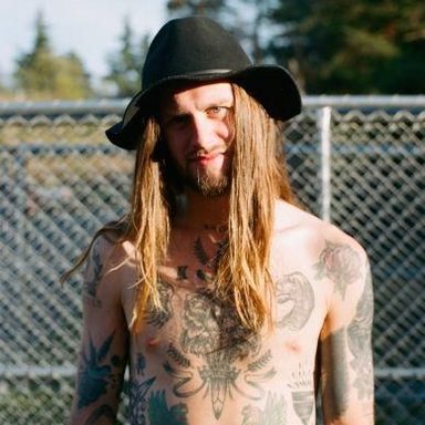 While She Sleeps photo 19