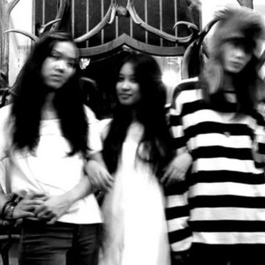 Yellow Fang photo 10