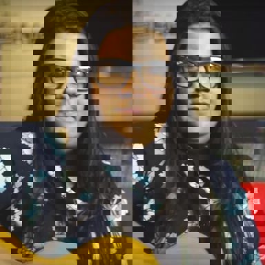 Yasmin Santos photo 9