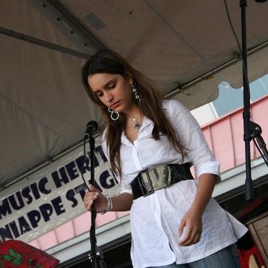 Yasmin Lucas photo 49