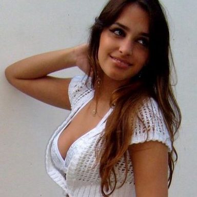 Yasmin Lucas photo 27