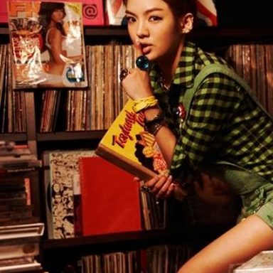 Younique Unit photo 12