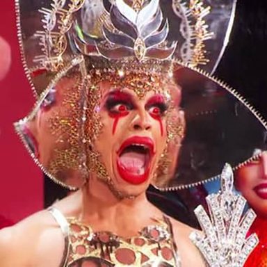Yvie Oddly